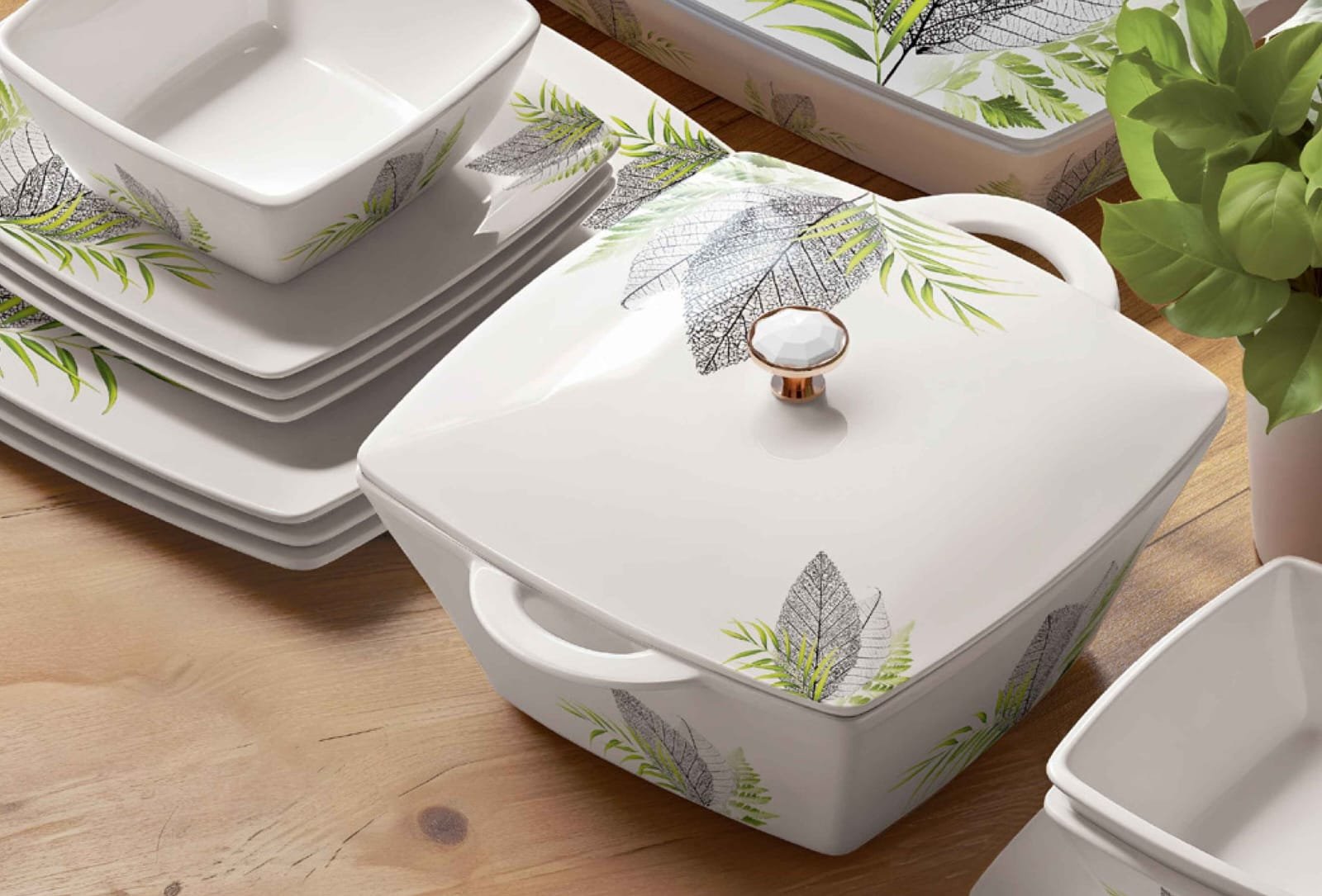 Elegant Leaf Pattern Dinner Set view 6