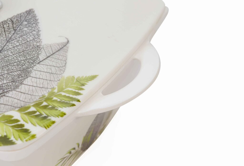 Elegant Leaf Pattern Dinner Set
